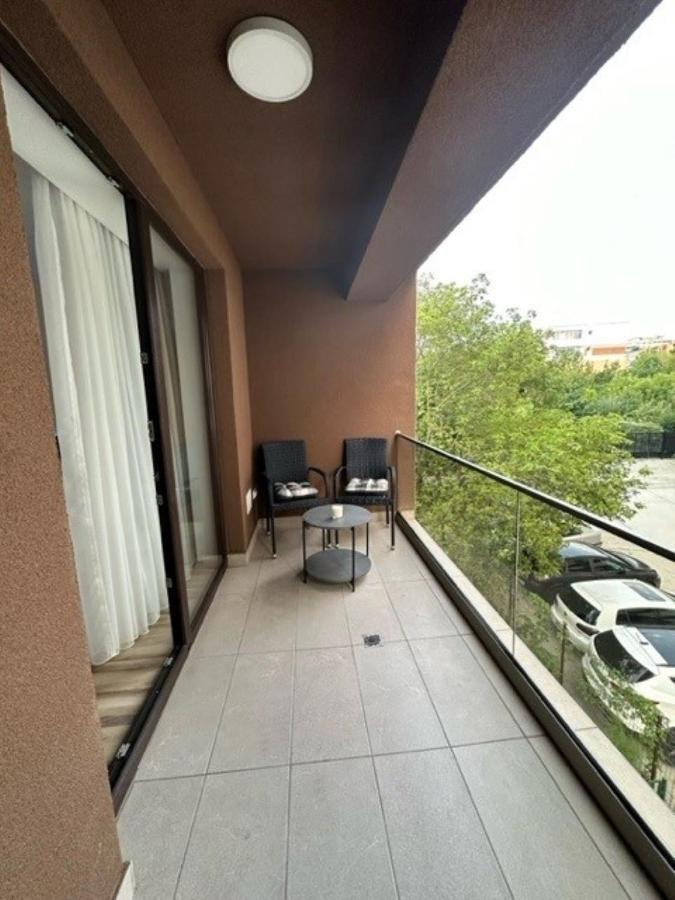 Escape Lounge Apartment ไกรโอวา ภายนอก รูปภาพ