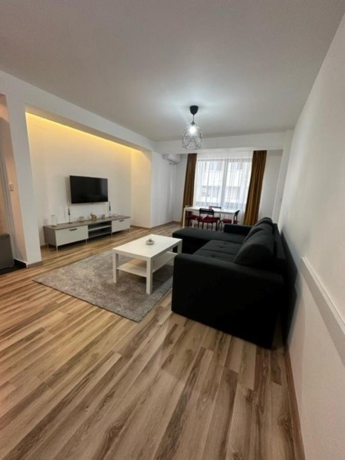Escape Lounge Apartment ไกรโอวา ภายนอก รูปภาพ
