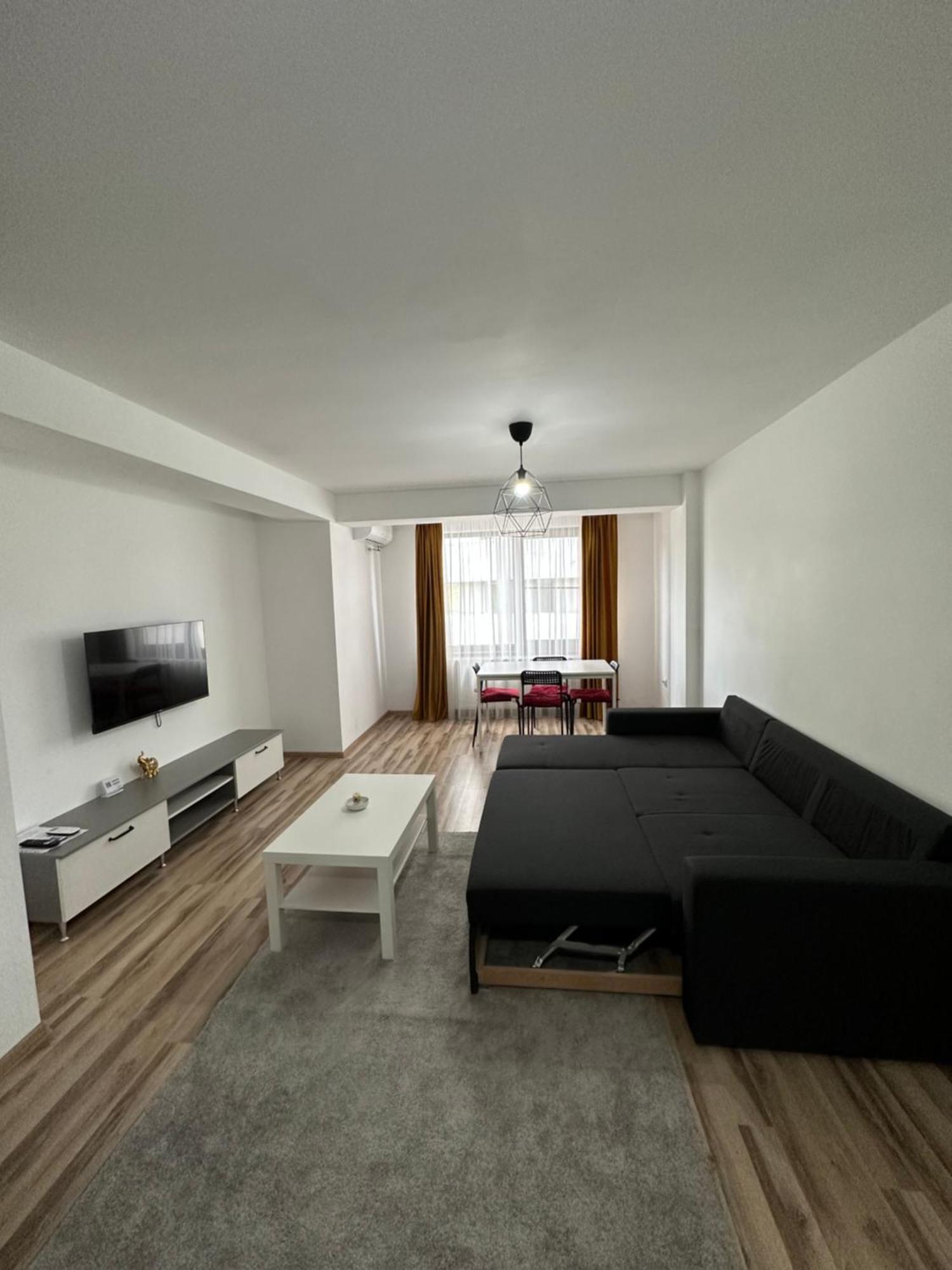 Escape Lounge Apartment ไกรโอวา ภายนอก รูปภาพ